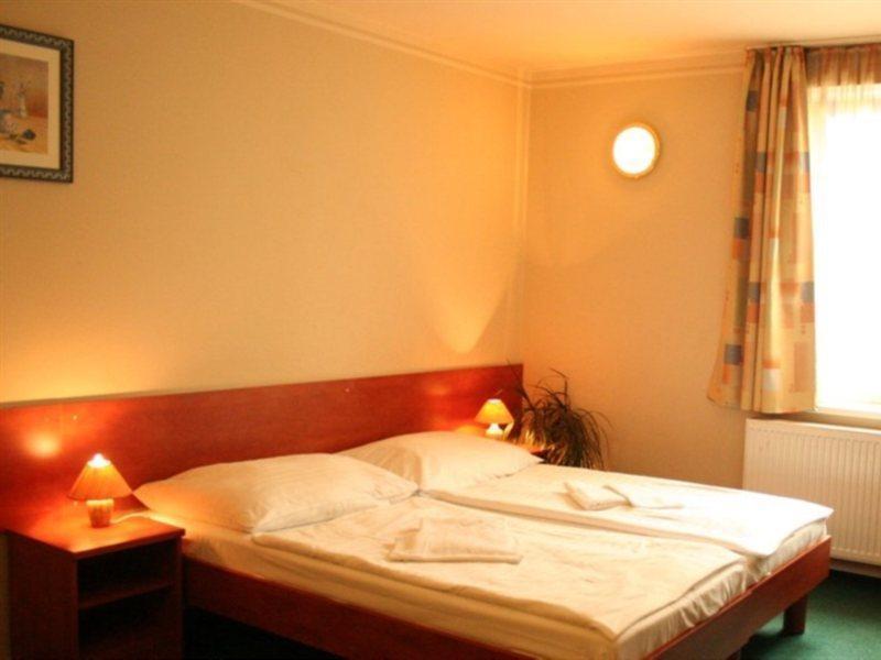 Hotel U Hvezdy Prag Exterior foto